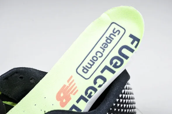 New Balance FuelCell Rebel V4 MFCXLL3 
