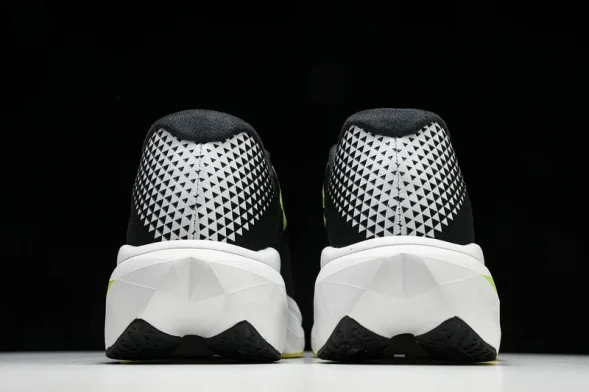 New Balance FuelCell Rebel V4 MFCXLL3 