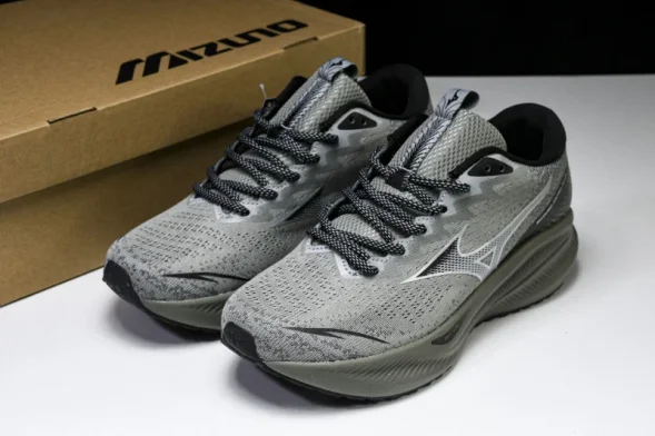 Mizuno Astro Plus D1GH240102 