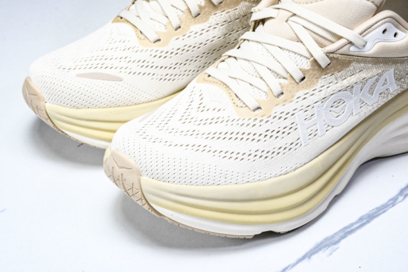 HOKA Bondi 8 1123202 SSEG 