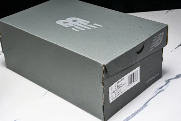 New Balance 2002R M2002RLN 