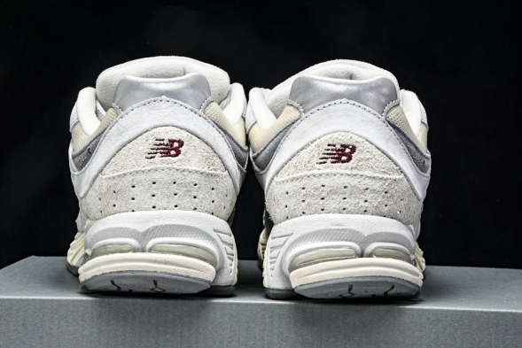 New Balance 2002R M2002RLN 