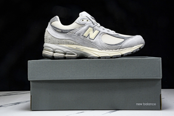 New Balance 2002R M2002RLN 