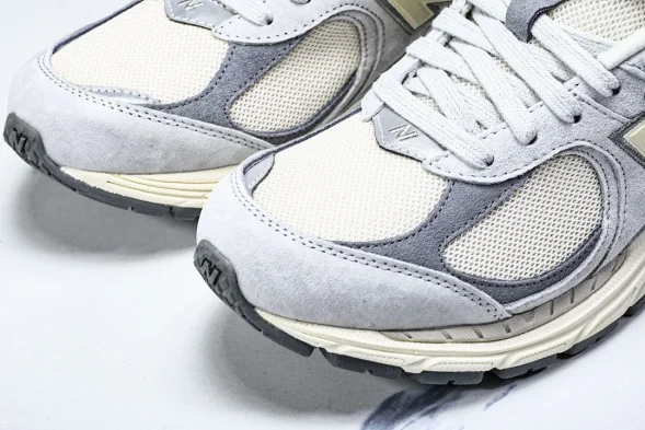 New Balance 2002R M2002RLN 