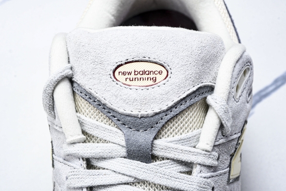 New Balance 2002R M2002RLN 