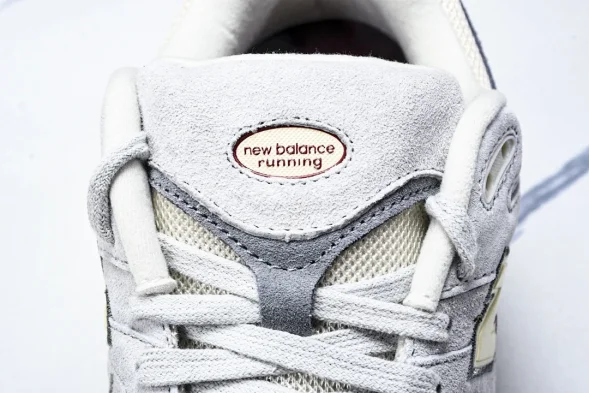 New Balance 2002R M2002RLN 