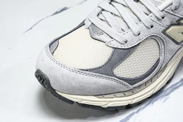 New Balance 2002R M2002RLN 