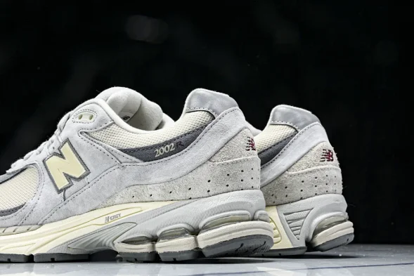 New Balance 2002R M2002RLN 
