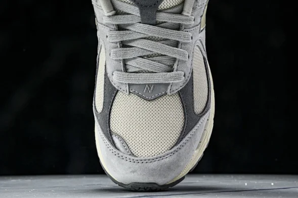 New Balance 2002R M2002RLN 