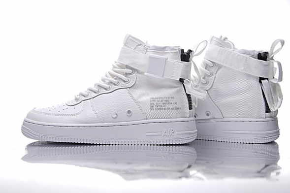 Nike SF Air Force 1 Utility Mid QS 