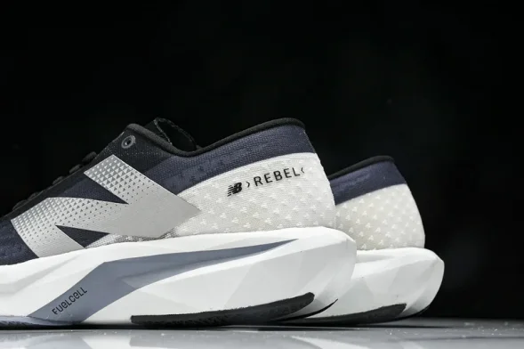 New Balance FuelCell Rebel V4 MFCXLK4 