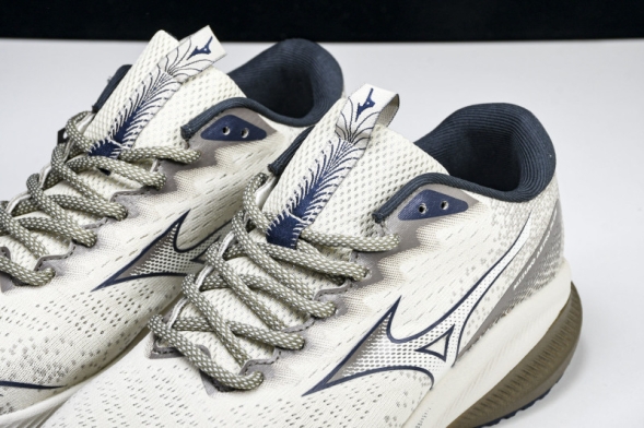 Mizuno Astro Plus D1GH240109 