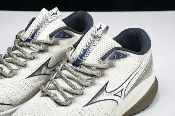 Mizuno Astro Plus D1GH240109 