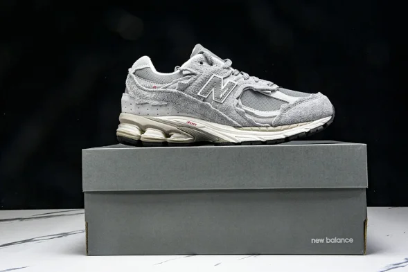 New Balance 2002R M2002RDM 
