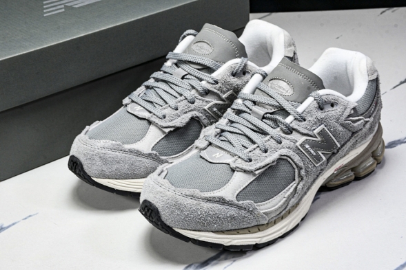 New Balance 2002R M2002RDM 