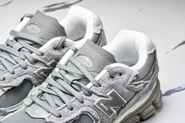 New Balance 2002R M2002RDM 