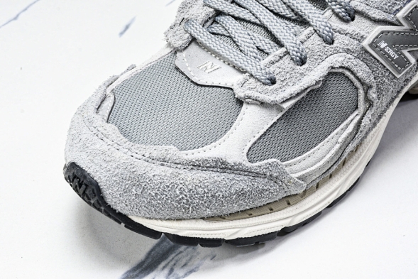 New Balance 2002R M2002RDM 