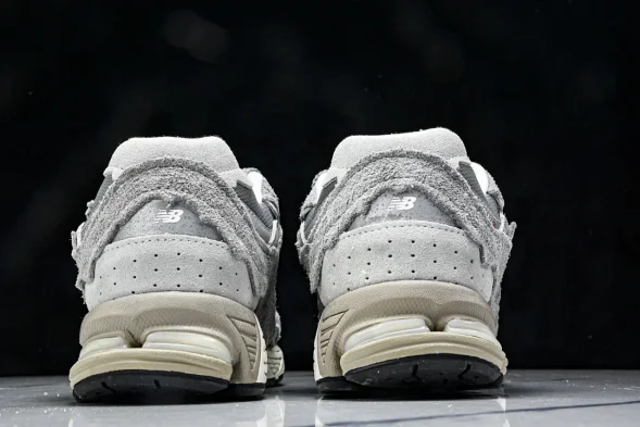 New Balance 2002R M2002RDM 