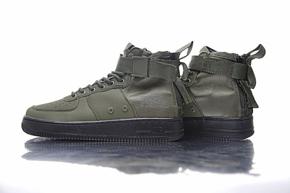 Nike SF Air Force 1 Utility Mid QS 