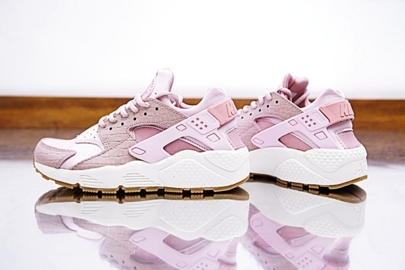 NIKE AIR HUARACHE RUN ULTRA 683818-601 