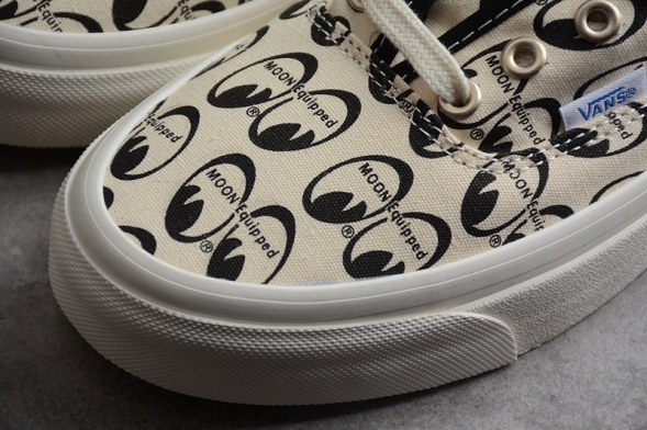 Vans X MOONEYES Authentic 44 DX VN0A5KX4AVP 