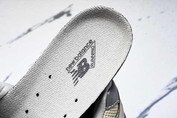 New Balance 2002R ML2002RE 