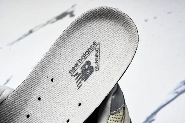 New Balance 2002R ML2002RE 
