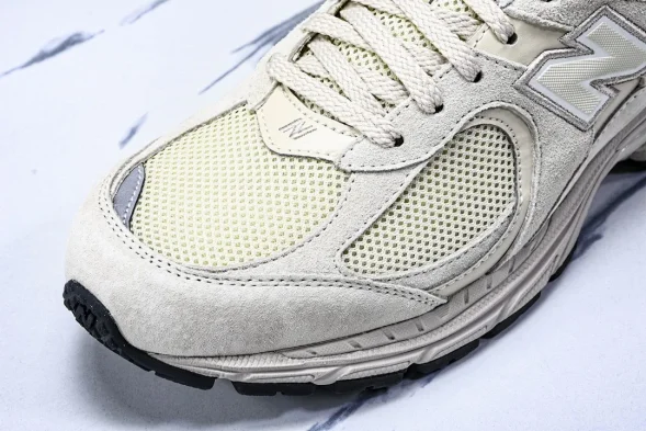 New Balance 2002R ML2002RE 