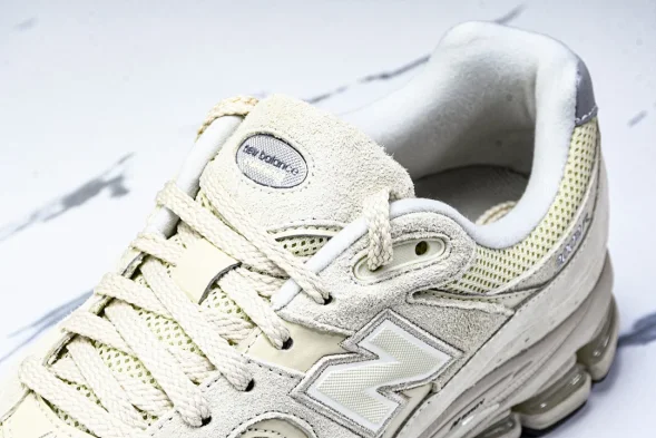 New Balance 2002R ML2002RE 