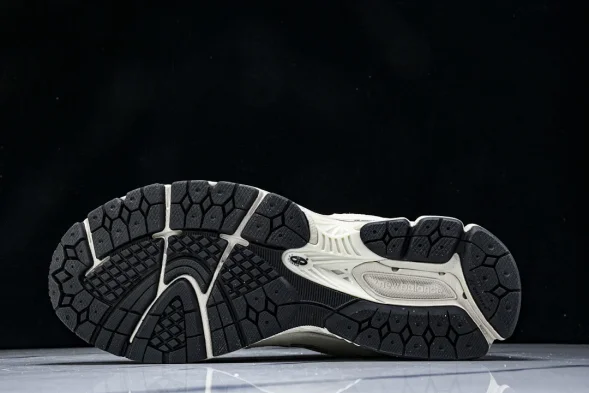 New Balance 2002R ML2002RE 