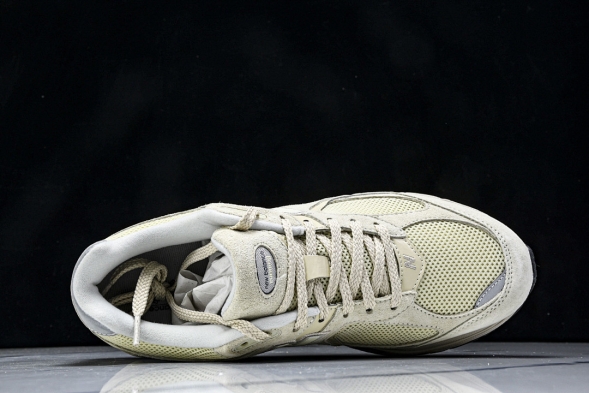 New Balance 2002R ML2002RE 