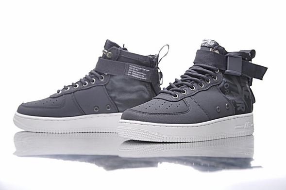 Nike SF Air Force 1 Utility Mid QS  