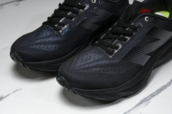 New Balance FuelCell Rebel V4 MFCXLB4  