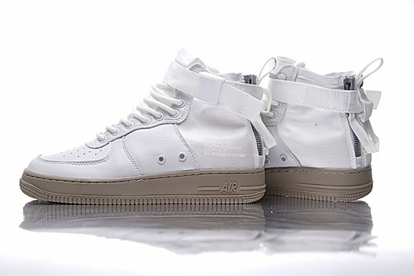 Nike SF Air Force 1 Utility Mid QS 