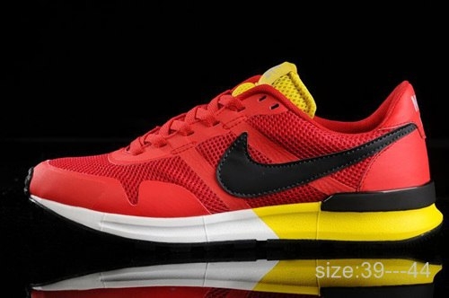 Nike Air Pegasus 83/30  