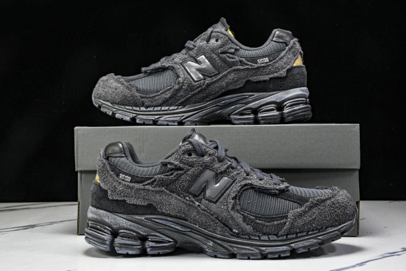 New Balance 2002R M2002RDB 