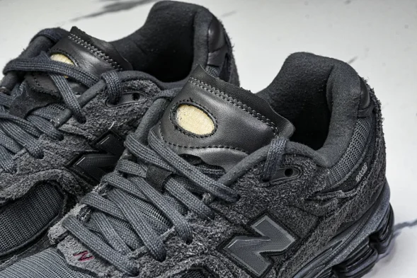 New Balance 2002R M2002RDB 
