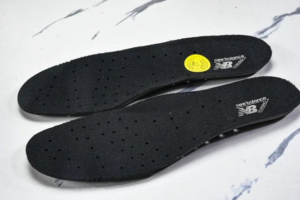 New Balance 2002R M2002RDB 