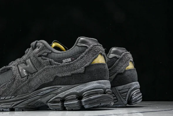 New Balance 2002R M2002RDB 