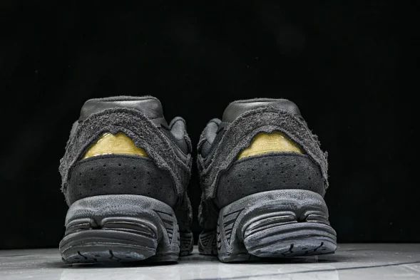 New Balance 2002R M2002RDB 