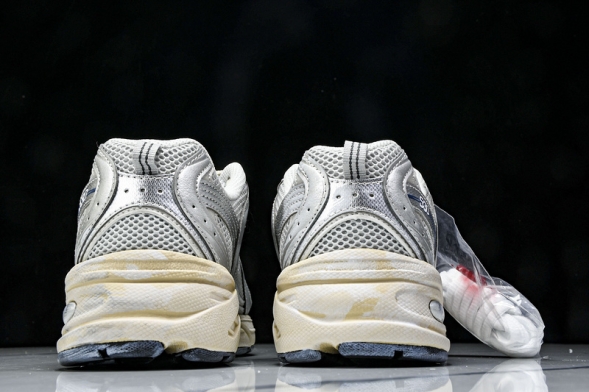 New Balance 530 MR530VS 