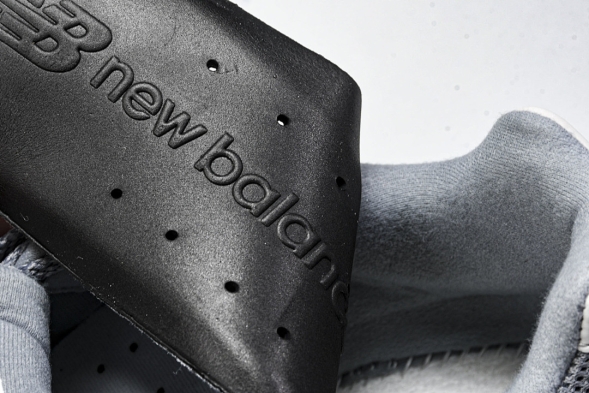 New Balance 2002R M2002RST  