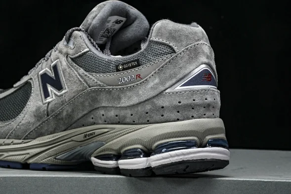 New Balance 2002R M2002RXC 