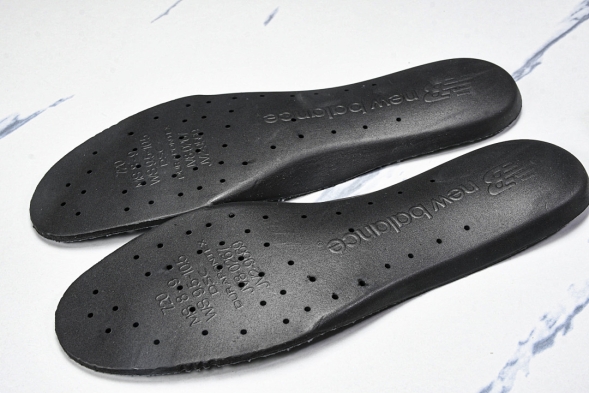 New Balance 2002R M2002RXC 