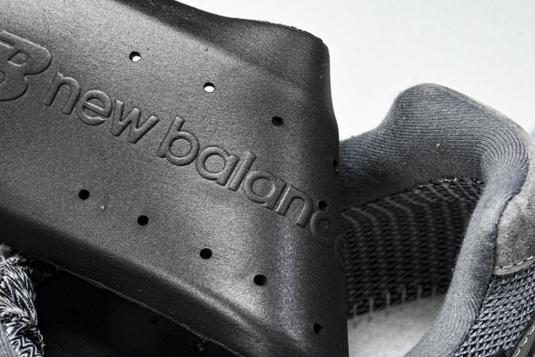 New Balance 2002R M2002RXC 