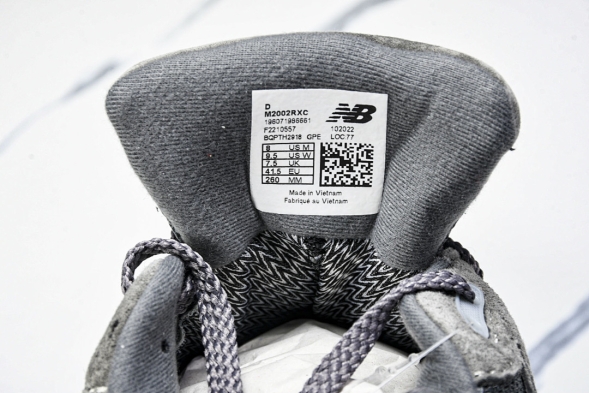 New Balance 2002R M2002RXC 