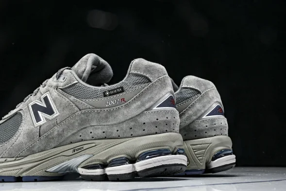 New Balance 2002R M2002RXC 