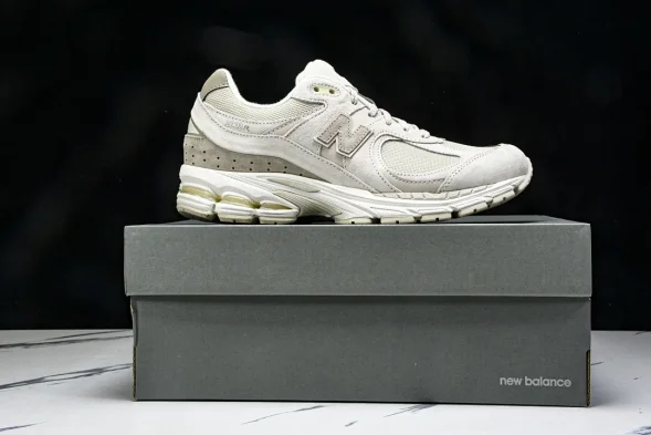 New Balance 2002R M2002RJN 