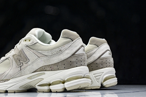 New Balance 2002R M2002RJN 