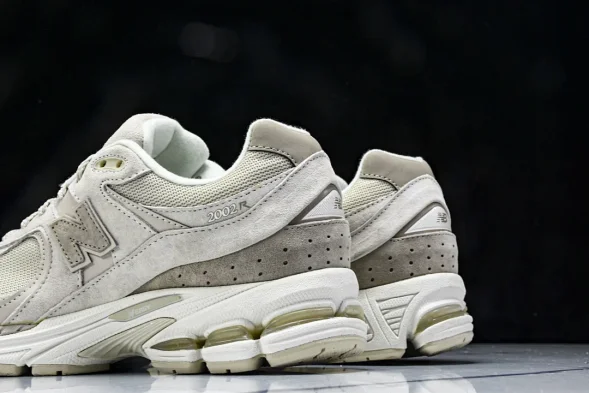 New Balance 2002R M2002RJN 